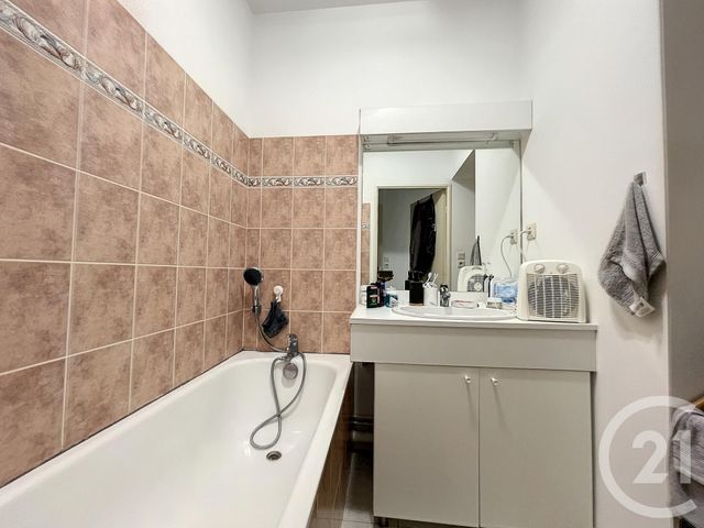Appartement F3 &agrave; louer - 3 pi&egrave;ces - 67,70 m2 - St Andre Les Vergers - 10 - CHAMPAGNE-ARDENNE