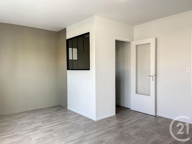 Appartement F1 &agrave; louer - 1 pi&egrave;ce - 27 m2 - St Julien Les Villas - 10 - CHAMPAGNE-ARDENNE