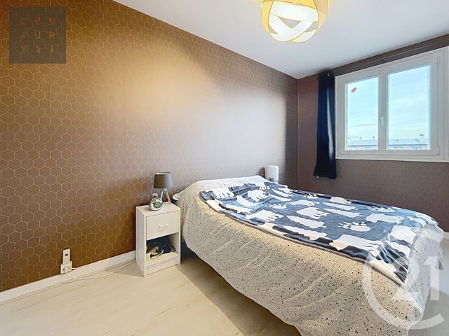 Appartement F3 &agrave; vendre - 4 pi&egrave;ces - 76,80 m2 - St Julien Les Villas - 10 - CHAMPAGNE-ARDENNE