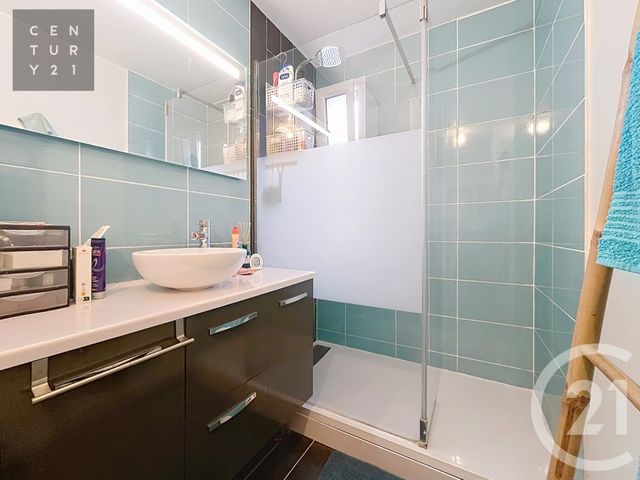 Appartement F3 &agrave; vendre - 4 pi&egrave;ces - 76,80 m2 - St Julien Les Villas - 10 - CHAMPAGNE-ARDENNE