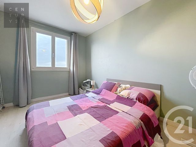 Appartement F3 &agrave; vendre - 4 pi&egrave;ces - 76,80 m2 - St Julien Les Villas - 10 - CHAMPAGNE-ARDENNE