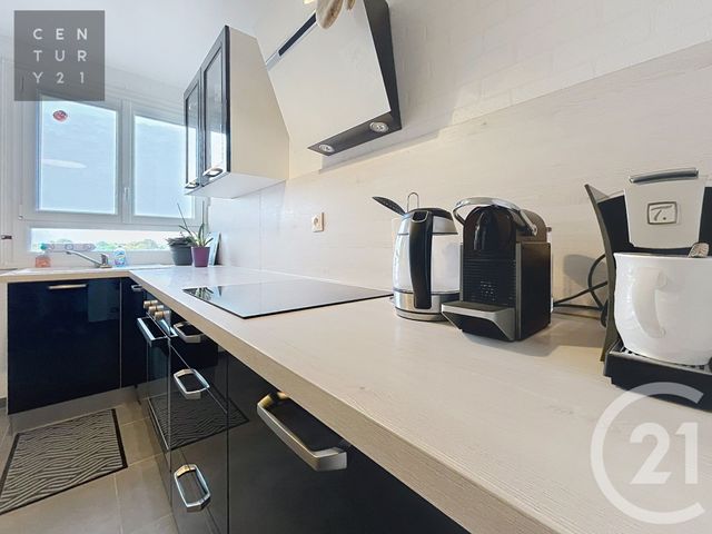 Appartement F3 &agrave; vendre - 4 pi&egrave;ces - 76,80 m2 - St Julien Les Villas - 10 - CHAMPAGNE-ARDENNE