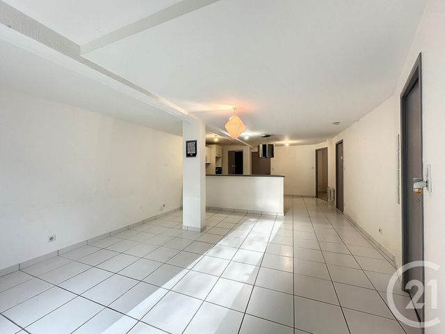 Appartement &agrave; louer - 3 pi&egrave;ces - 73 m2 - Troyes - 10 - CHAMPAGNE-ARDENNE