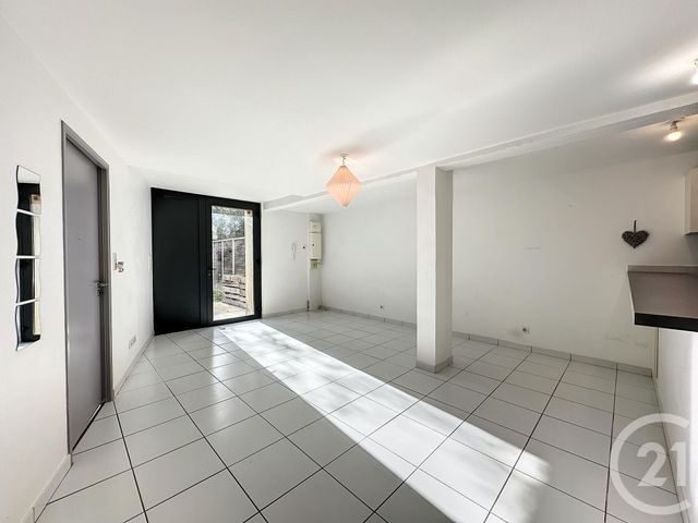 Appartement &agrave; louer - 3 pi&egrave;ces - 73 m2 - Troyes - 10 - CHAMPAGNE-ARDENNE