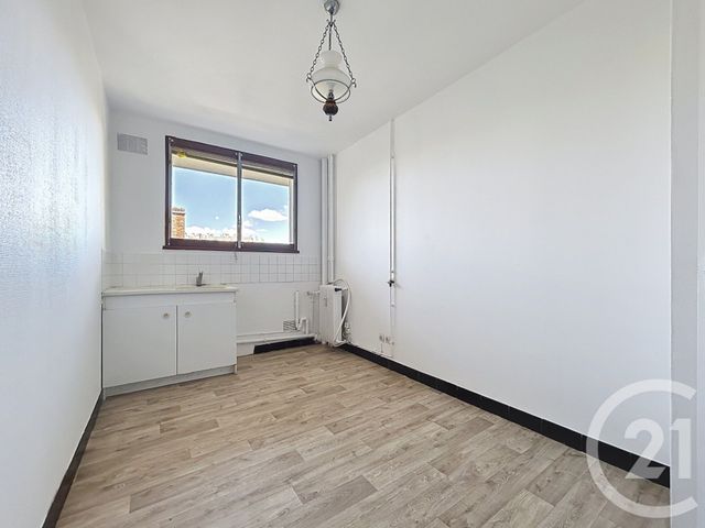 Appartement &agrave; louer - 2 pi&egrave;ces - 53 m2 - Troyes - 10 - CHAMPAGNE-ARDENNE