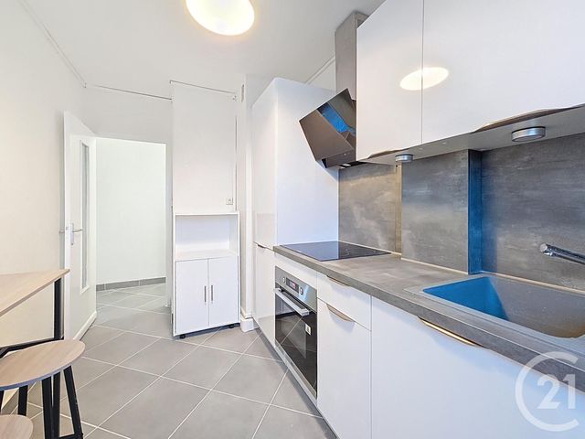 Appartement F4 &agrave; louer - 4 pi&egrave;ces - 63,09 m2 - La Chapelle St Luc - 10 - CHAMPAGNE-ARDENNE