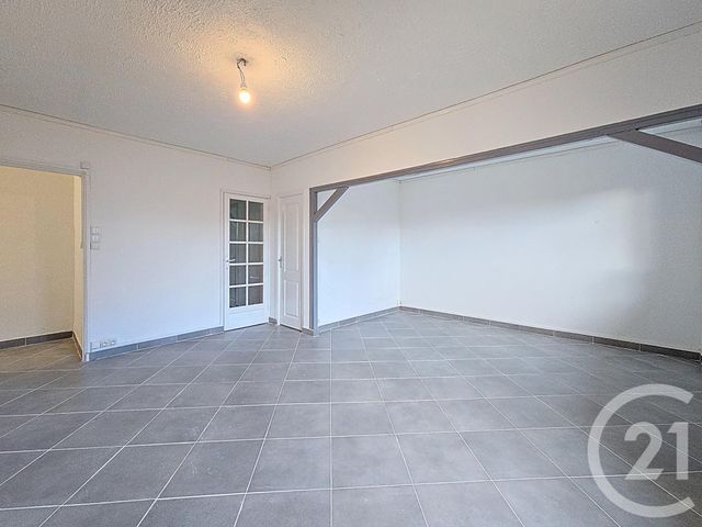Appartement F4 &agrave; louer - 4 pi&egrave;ces - 63,09 m2 - La Chapelle St Luc - 10 - CHAMPAGNE-ARDENNE