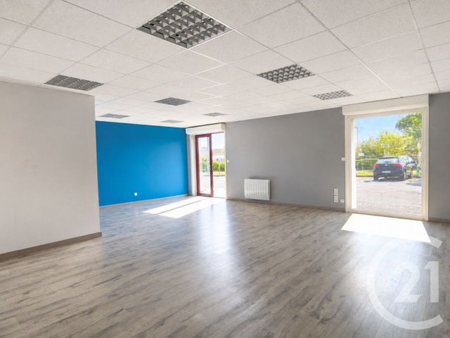 Local commercial à louer - 76.0 m2 - 46 - Lot