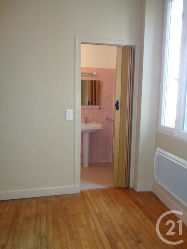 Appartement &agrave; louer - 2 pi&egrave;ces - 43,15 m2 - Souillac - 46 - MIDI-PYRENEES