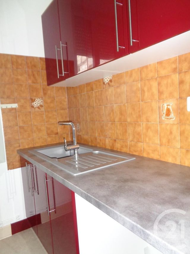 Appartement &agrave; louer - 2 pi&egrave;ces - 43,15 m2 - Souillac - 46 - MIDI-PYRENEES