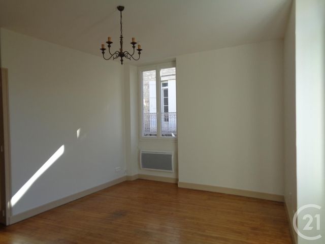 Appartement &agrave; louer - 2 pi&egrave;ces - 43,15 m2 - Souillac - 46 - MIDI-PYRENEES