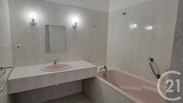 Appartement F3 &agrave; louer - 3 pi&egrave;ces - 67,75 m2 - Andernos Les Bains - 33 - AQUITAINE