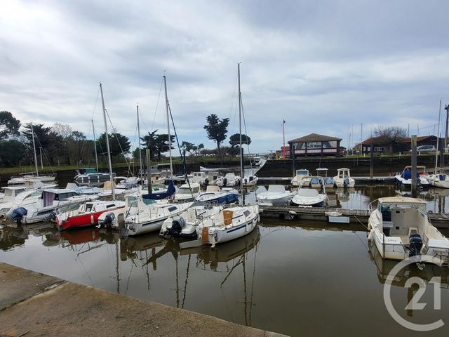 Local commercial à louer - 110.0 m2 - 33 - Gironde