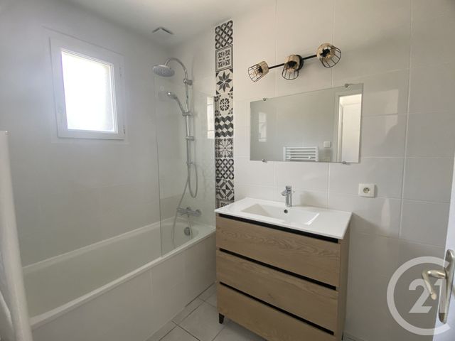 Maison &agrave; louer - 4 pi&egrave;ces - 82,95 m2 - Lanton - 33 - AQUITAINE