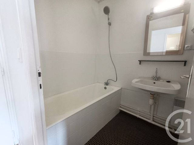 Appartement Studio à louer - 1 pièce - 27 m2 - Dax - 40 - AQUITAINE