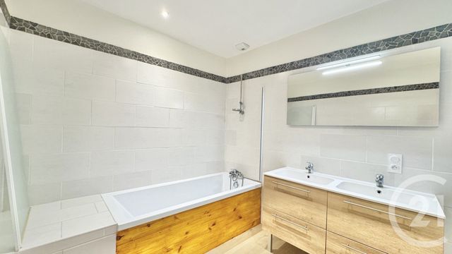 Appartement F3 à louer - 3 pièces - 120,56 m2 - Dax - 40 - AQUITAINE