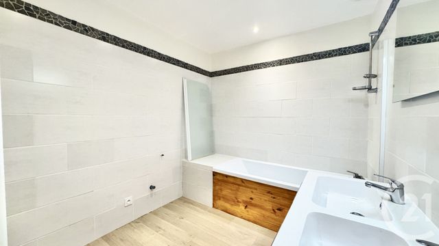 Appartement F3 à louer - 3 pièces - 120,56 m2 - Dax - 40 - AQUITAINE