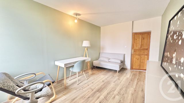 Maison &agrave; louer - 7 pi&egrave;ces - 221,75 m2 - Poyartin - 40 - AQUITAINE