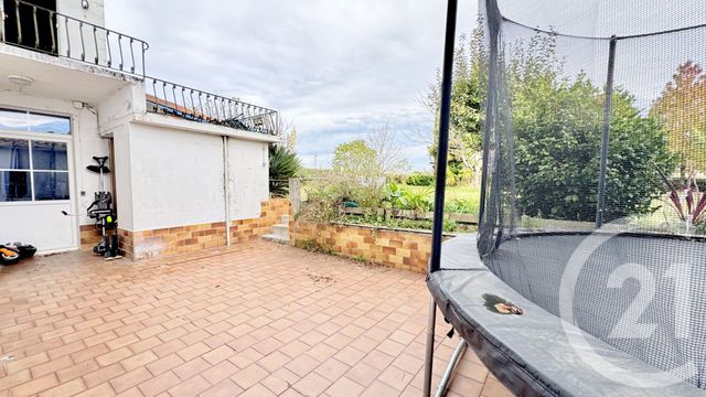 Maison &agrave; louer - 7 pi&egrave;ces - 221,75 m2 - Poyartin - 40 - AQUITAINE