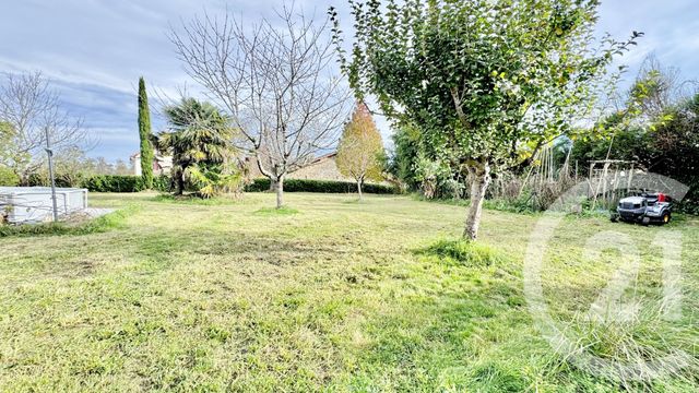 Maison &agrave; louer - 7 pi&egrave;ces - 221,75 m2 - Poyartin - 40 - AQUITAINE