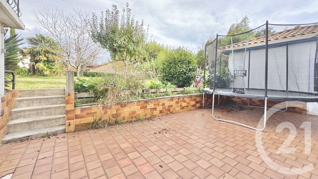 Maison &agrave; louer - 7 pi&egrave;ces - 221,75 m2 - Poyartin - 40 - AQUITAINE