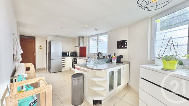 Maison &agrave; louer - 7 pi&egrave;ces - 221,75 m2 - Poyartin - 40 - AQUITAINE