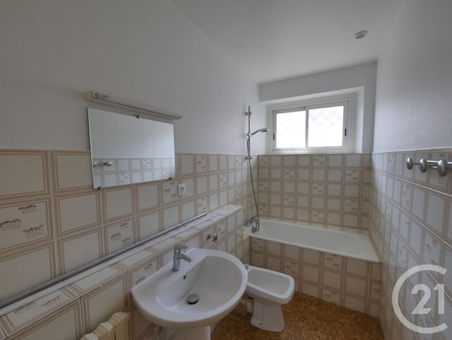 Appartement F3 &agrave; louer - 3 pi&egrave;ces - 87,95 m2 - Dax - 40 - AQUITAINE