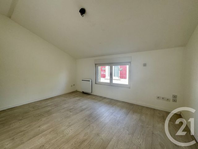 Appartement F3 &agrave; louer - 3 pi&egrave;ces - 68,29 m2 - Dax - 40 - AQUITAINE