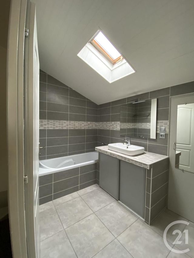 Appartement F3 &agrave; louer - 3 pi&egrave;ces - 81,17 m2 - Dax - 40 - AQUITAINE