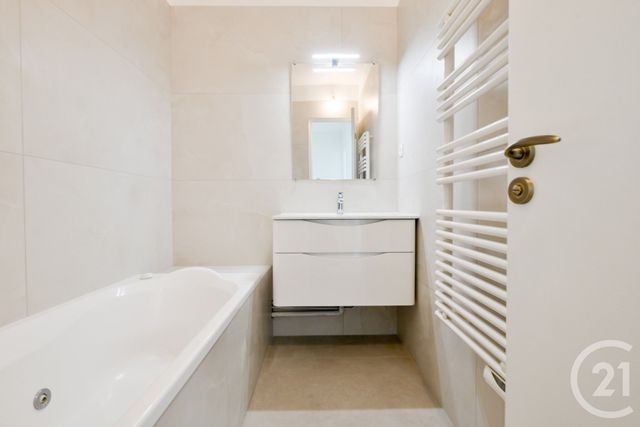 Appartement F7 &agrave; vendre - 6 pi&egrave;ces - 104,07 m2 - Paris - 75020 - ILE-DE-FRANCE