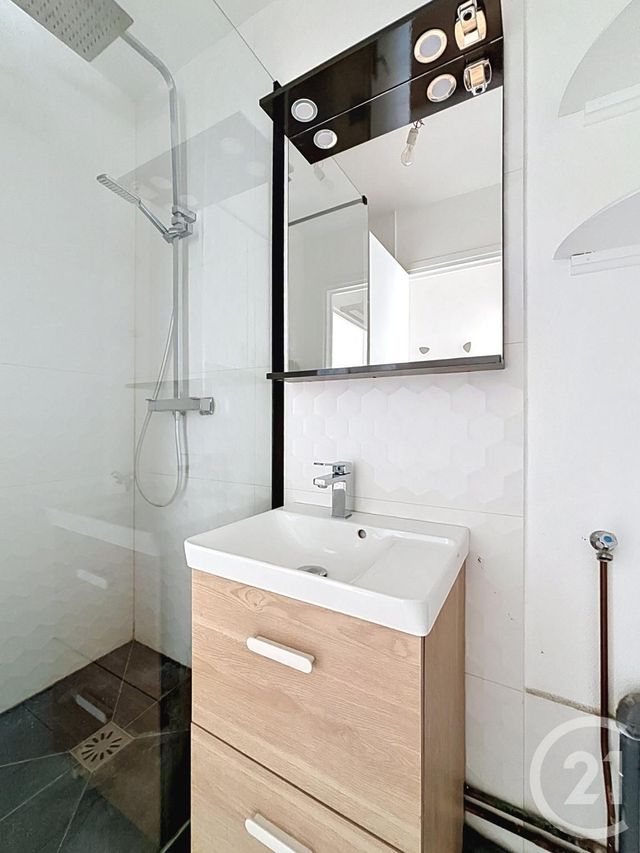 Appartement F1 &agrave; louer - 1 pi&egrave;ce - 26 m2 - Paris - 75020 - ILE-DE-FRANCE