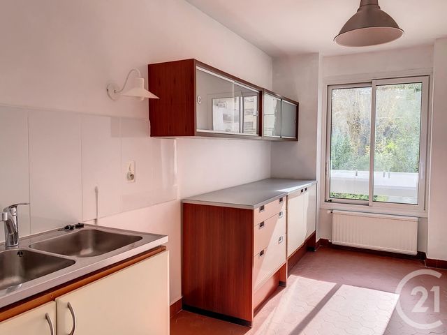 Appartement F4 &agrave; louer - 4 pi&egrave;ces - 97 m2 - St Cloud - 92 - ILE-DE-FRANCE