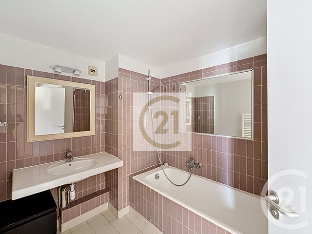 Appartement &agrave; louer - 3 pi&egrave;ces - 64,10 m2 - St Cloud - 92 - ILE-DE-FRANCE