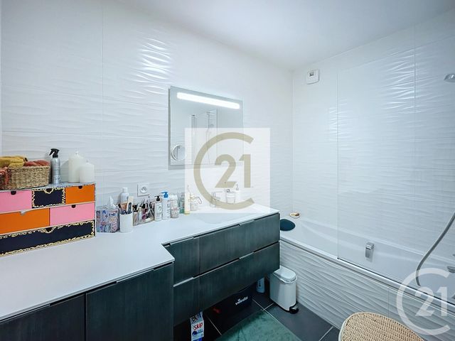 Appartement F3 à louer - 3 pièces - 68,08 m2 - St Cloud - 92 - ILE-DE-FRANCE