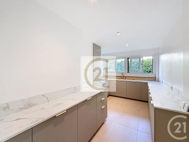 Appartement F6 à louer - 6 pièces - 140 m2 - St Cloud - 92 - ILE-DE-FRANCE