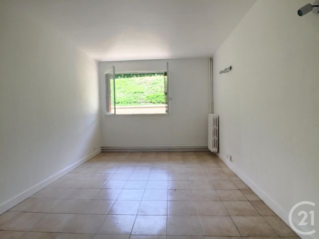 Appartement Studio à louer - 1 pièce - 20,30 m2 - Garches - 92 - ILE-DE-FRANCE
