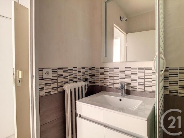 Appartement Studio à louer - 1 pièce - 20,30 m2 - Garches - 92 - ILE-DE-FRANCE