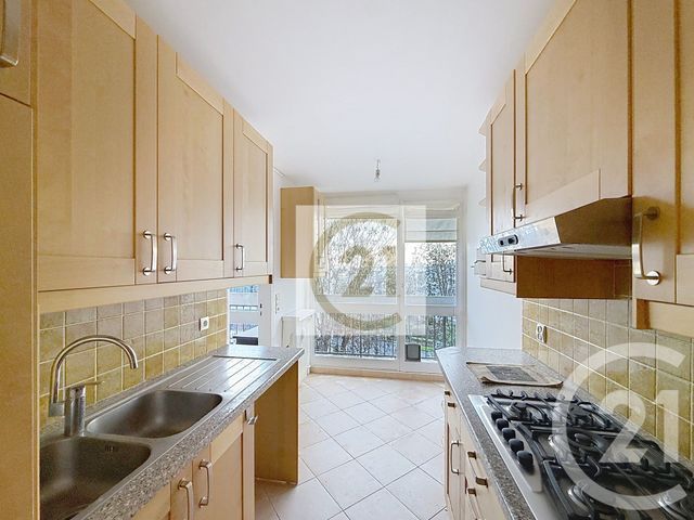 Appartement F5 &agrave; louer - 5 pi&egrave;ces - 98,47 m2 - Garches - 92 - ILE-DE-FRANCE