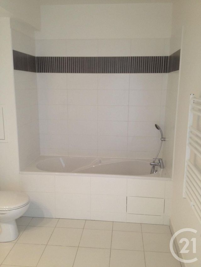 Appartement F1 &agrave; louer - 1 pi&egrave;ce - 31,90 m2 - St Cloud - 92 - ILE-DE-FRANCE