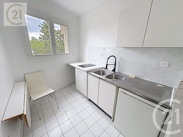 Appartement F1 &agrave; louer - 1 pi&egrave;ce - 37,87 m2 - St Cloud - 92 - ILE-DE-FRANCE