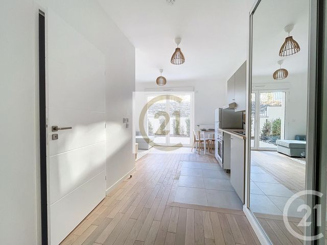 Appartement F1 &agrave; louer - 1 pi&egrave;ce - 25,64 m2 - St Cloud - 92 - ILE-DE-FRANCE