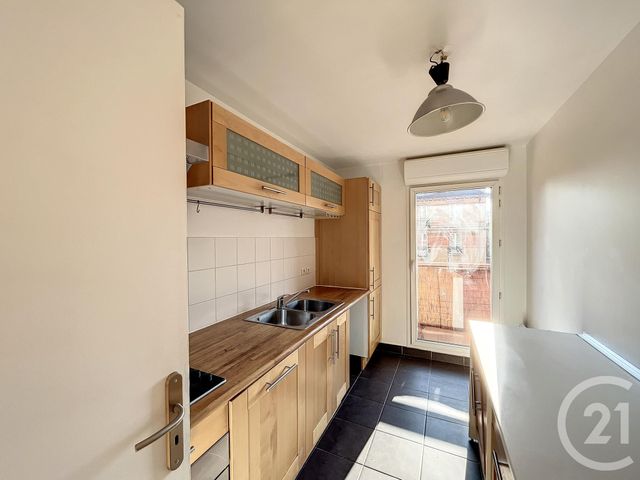 Appartement &agrave; louer - 3 pi&egrave;ces - 67,20 m2 - Suresnes - 92 - ILE-DE-FRANCE