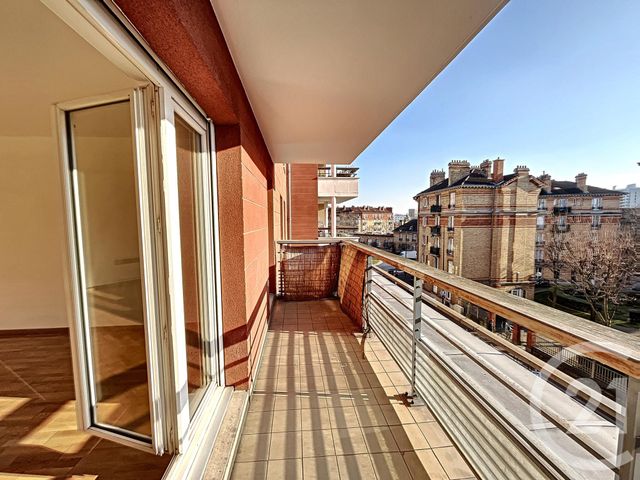 Appartement &agrave; louer - 3 pi&egrave;ces - 67,20 m2 - Suresnes - 92 - ILE-DE-FRANCE