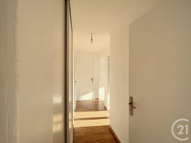 Appartement &agrave; louer - 3 pi&egrave;ces - 67,20 m2 - Suresnes - 92 - ILE-DE-FRANCE