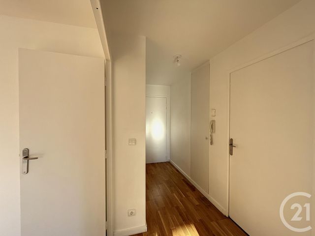 Appartement &agrave; louer - 3 pi&egrave;ces - 67,20 m2 - Suresnes - 92 - ILE-DE-FRANCE