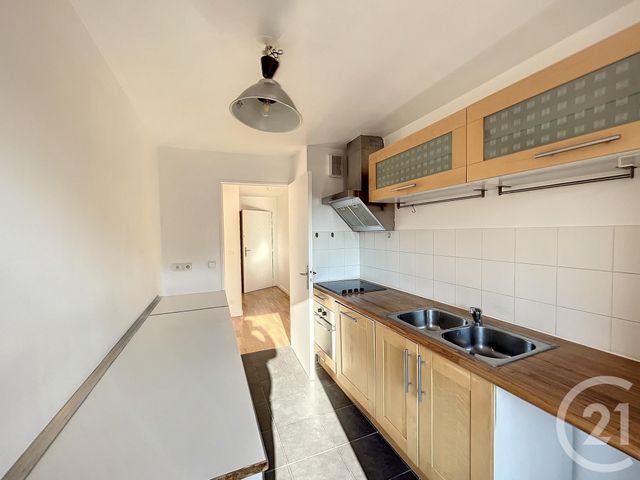 Appartement &agrave; louer - 3 pi&egrave;ces - 67,20 m2 - Suresnes - 92 - ILE-DE-FRANCE