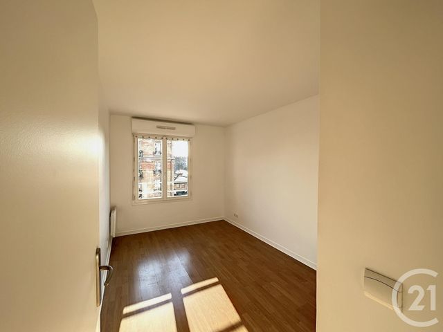 Appartement &agrave; louer - 3 pi&egrave;ces - 67,20 m2 - Suresnes - 92 - ILE-DE-FRANCE