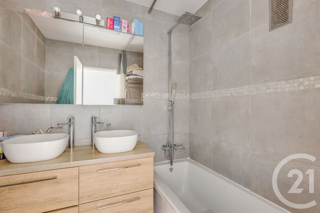 Appartement F3 &agrave; vendre - 3 pi&egrave;ces - 66,38 m2 - Paris - 75015 - ILE-DE-FRANCE