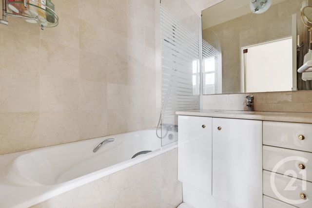 Appartement &agrave; vendre - 3 pi&egrave;ces - 120 m2 - Paris - 75116 - ILE-DE-FRANCE