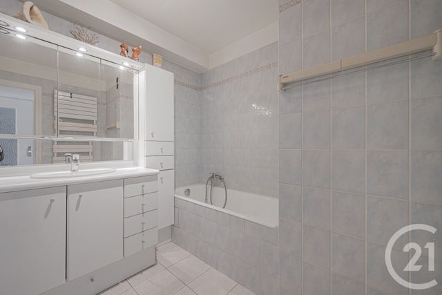 Appartement F3 &agrave; vendre - 3 pi&egrave;ces - 69,70 m2 - Versailles - 78 - ILE-DE-FRANCE